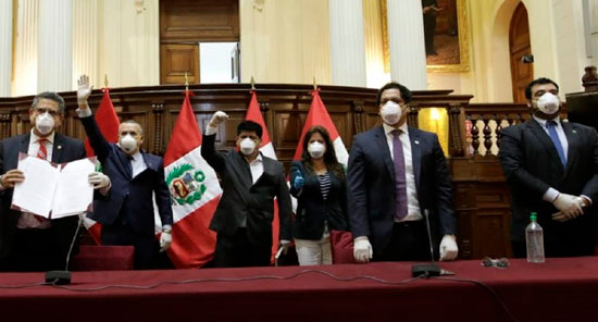 Un peligroso populismo se cierne en el Perú