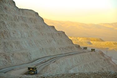 Privados lideran en la propiedad de las 20 principales minas de cobre en el mundo, mientras en Chile avanza proceso de nacionalización