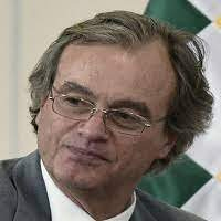 Ir por lana y salir trasquilados