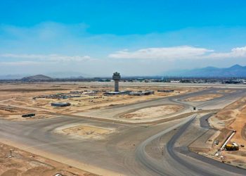 Un país grande con una puerta muy chica